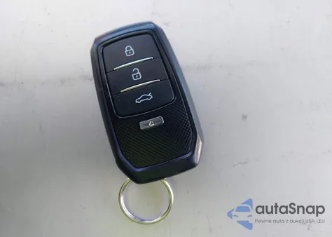 2018 Toyota Rav4 Xle z USA, uszkodzony, nr VIN 2T3WFREV2JW502622